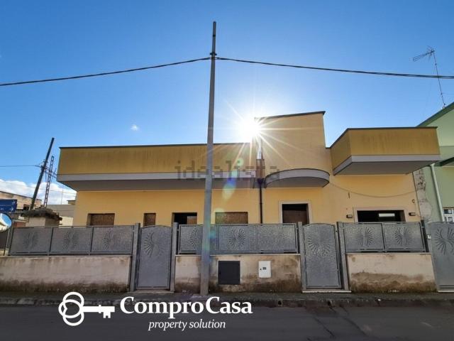 Villetta indipendente in vendita di 201 m² in Via Corsica
