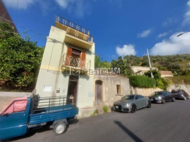 Villetta indipendente in vendita di 201 m² in Via Soccorso