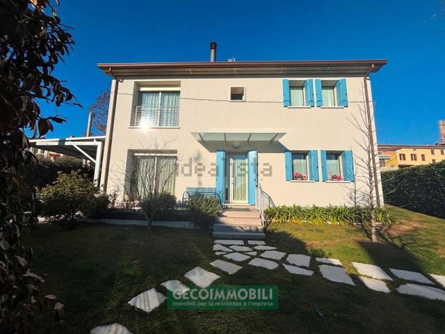 Villetta indipendente in vendita di 202 m²