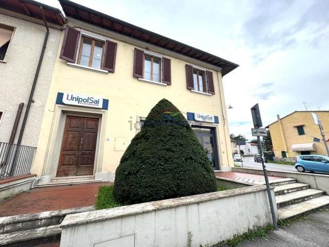 Villetta indipendente in vendita di 202 m² in Via I Maggio, 20