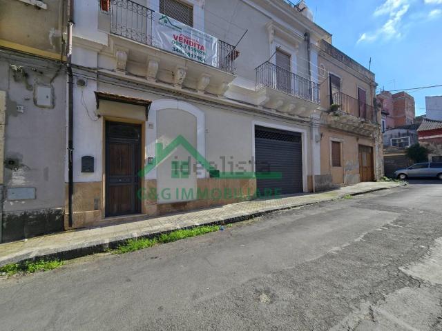 Villetta indipendente in vendita di 202 m² in Via Rossini