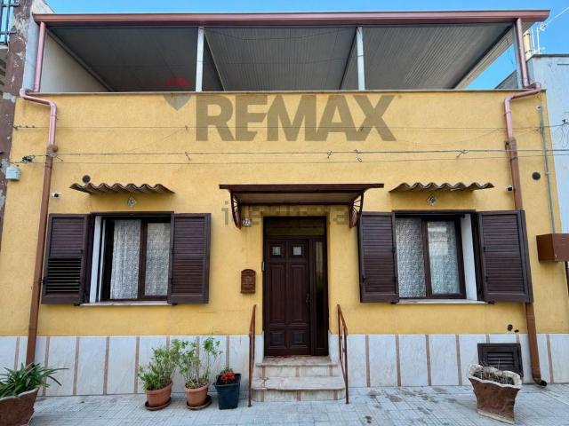 Villetta indipendente in vendita di 203 m² in Via Alcide De Gasperi, 22