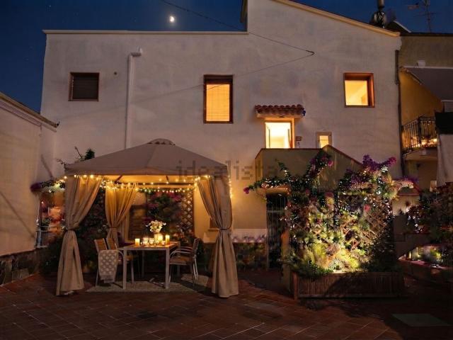 Villetta indipendente in vendita di 203 m² in Via Eraclea