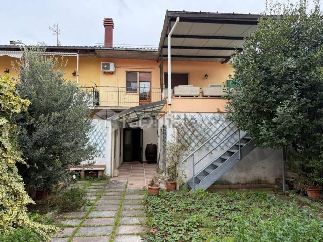 Villetta indipendente in vendita di 203 m² in Via Messina, 90