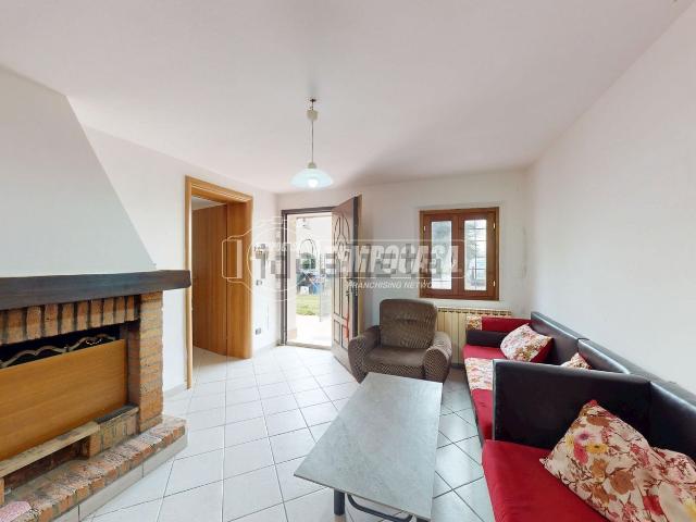 Villetta indipendente in vendita di 204 m² in Via XXV Aprile