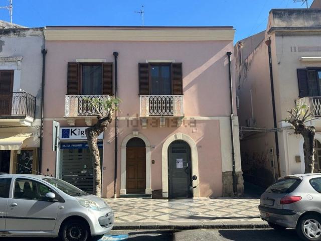 Villetta indipendente in vendita di 204 m² in Via Umberto I°, 144