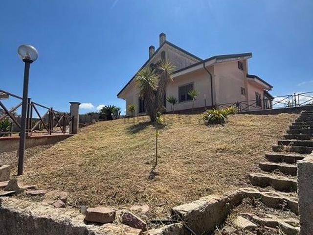 Villetta indipendente in vendita di 204 m² in Contrada Nasari, 7