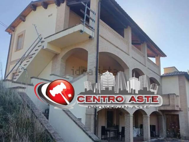 Villetta indipendente in vendita di 204 m² in Frazione Bellisio Percozzone