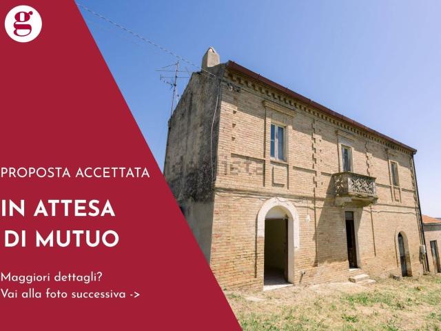 Villetta indipendente in vendita di 205 m² in Via Codalfa