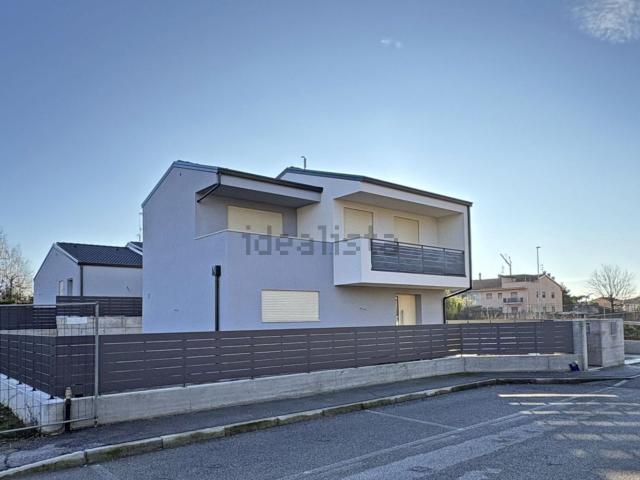 Villetta indipendente in vendita di 205 m² in Via Camporosolo