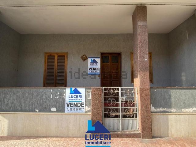 Villetta indipendente in vendita di 205 m² in Via Campania, 39