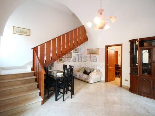 Villetta indipendente in vendita di 205 m² in Via Aldo Moro, 101