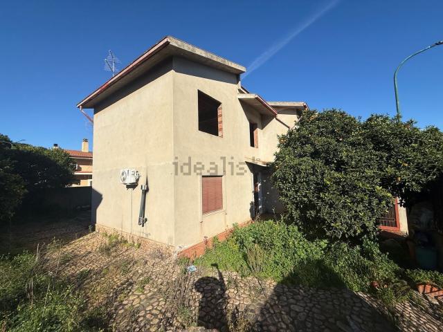 Villetta indipendente in vendita di 205 m² in Via G. Pintor, 3