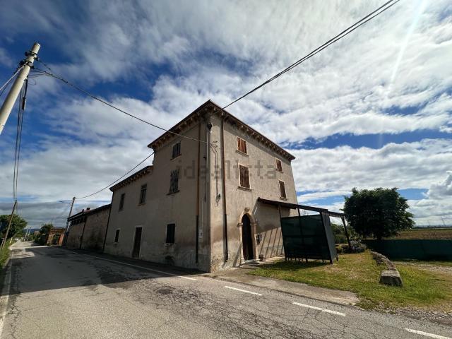 Villetta indipendente in vendita di 205 m² in Via Gombion, 7