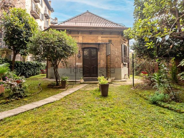 Villetta indipendente in vendita di 205 m² in Via Giacinto Collegno