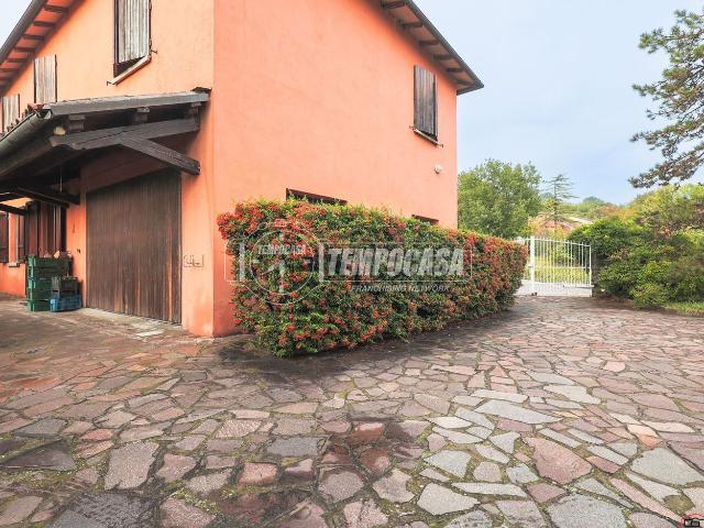 Villetta indipendente in vendita di 205 m² in Via di Sabbiuno