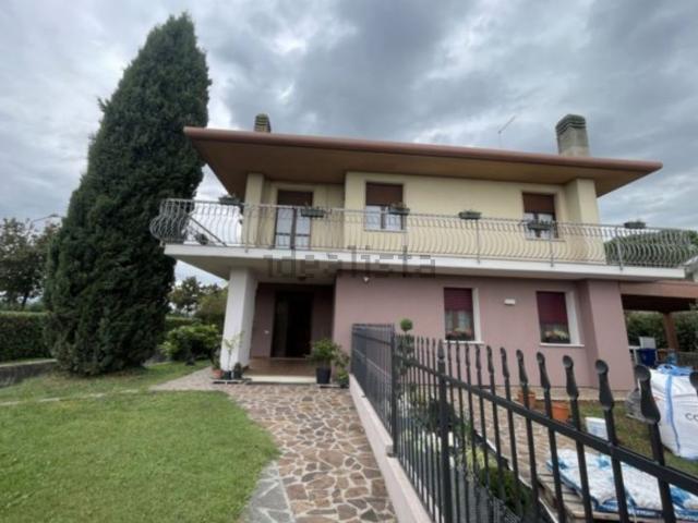 Villetta indipendente in vendita di 205 m² in Via L. da Ponte, 1