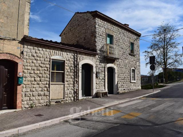Villetta indipendente in vendita di 205 m² in Via Leopoldo Montini