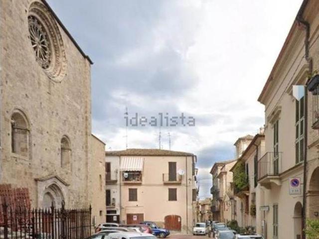 Villetta indipendente in vendita di 205 m² in Via Santa Maria Maggiore