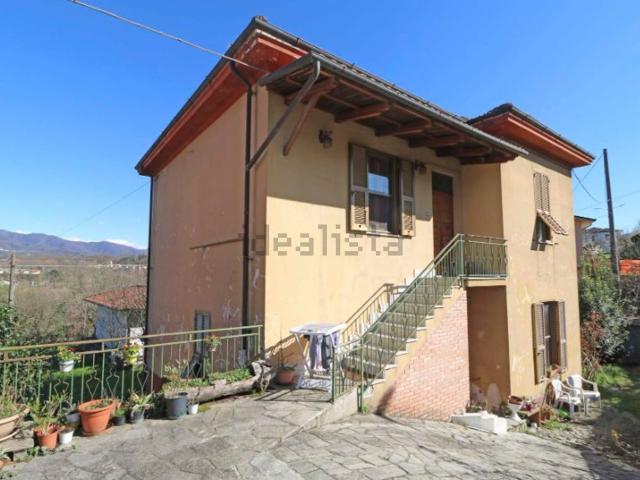 Villetta indipendente in vendita di 205 m² in Via Ponte Magra
