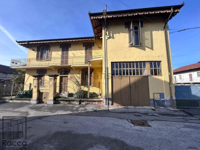 Villetta indipendente in vendita di 205 m² in Via Perotti