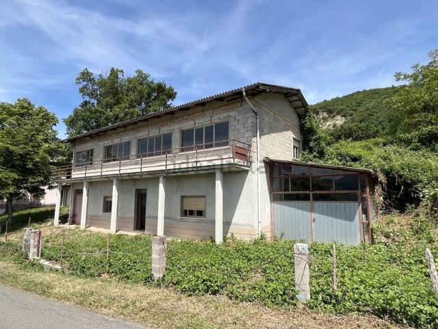 Villetta indipendente in vendita di 205 m² in Località Pareto di Casanova, 92