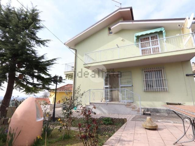 Villetta indipendente in vendita di 205 m² in Strada dell&apos Edicole, 2