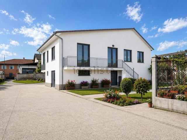 Villetta indipendente in vendita di 206 m² in Via Carlo Alberto, 39