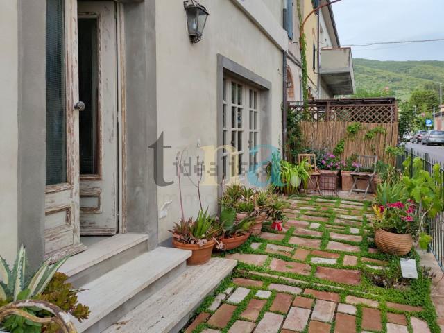 Villetta indipendente in vendita di 206 m² in Via di Franata