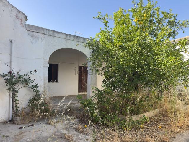 Villetta indipendente in vendita di 206 m² in Via Ovidio, 2