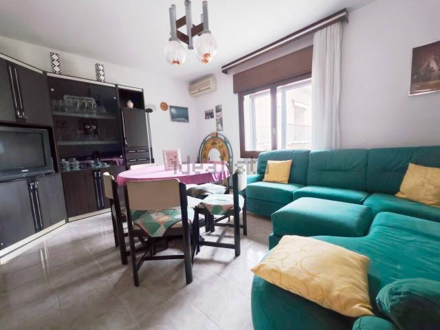 Villetta indipendente in vendita di 206 m² in Via Monte Grappa