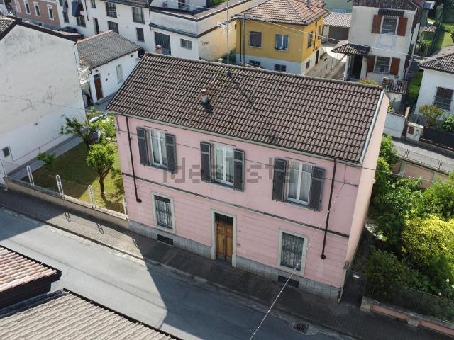 Villetta indipendente in vendita di 207 m² in Via Carlo Alberto