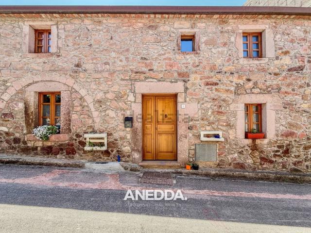 Villetta indipendente in vendita di 207 m² in Via Asproni