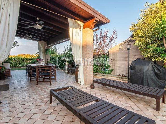 Villetta indipendente in vendita di 207 m² in Via Giuseppe Tovini, 27