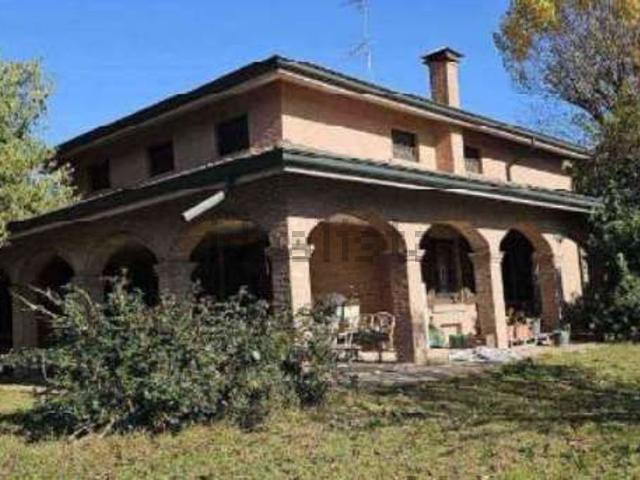 Villetta indipendente in vendita di 207 m² in Via degli Estensi