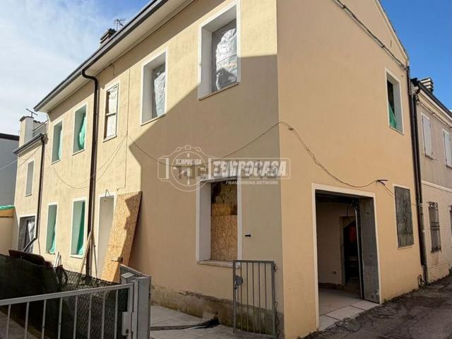 Villetta indipendente in vendita di 207 m² in Via degli Spreti