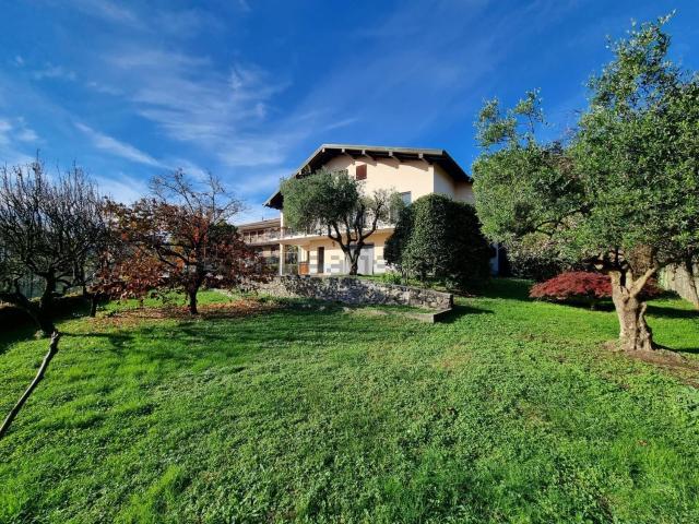 Villetta indipendente in vendita di 207 m² in Via Piemonte