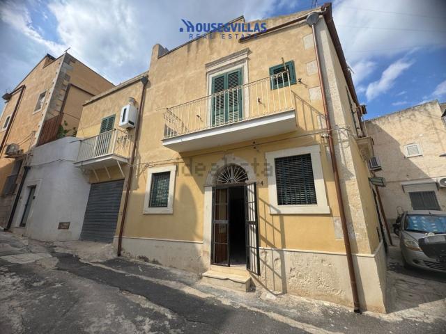 Villetta indipendente in vendita di 207 m² in Via Zanardelli, 14