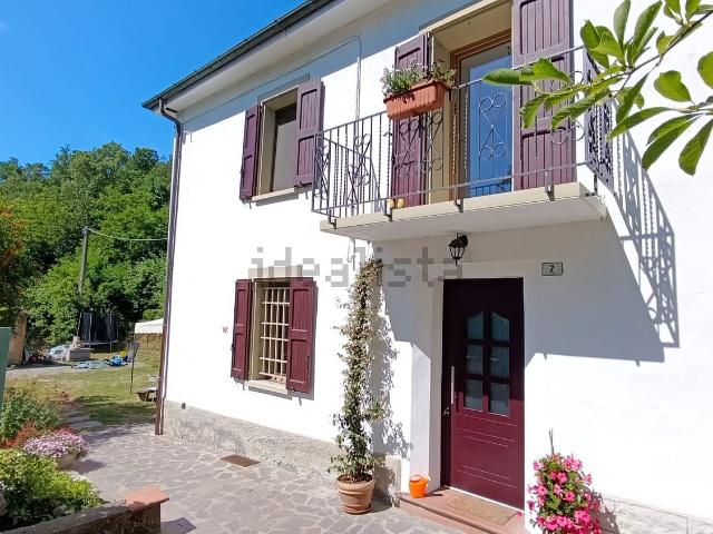 Villetta indipendente in vendita di 208 m² in Via Monzuno