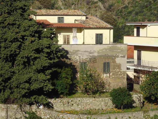 Villetta indipendente in vendita di 208 m² in Via Provinciale, 15