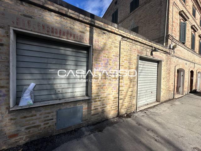 Villetta indipendente in vendita di 208 m² in Viale Giacomo Leopardi