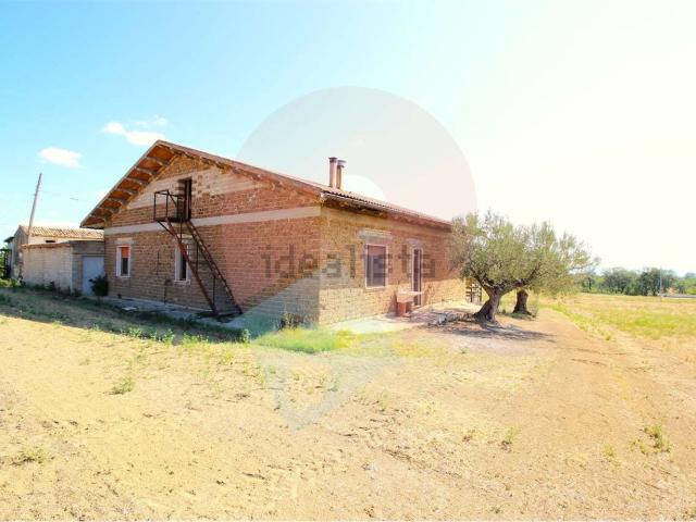 Villetta indipendente in vendita di 208 m² in Contrada Grotte, 1