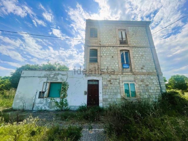 Villetta indipendente in vendita di 208 m² in Contrada Querceto