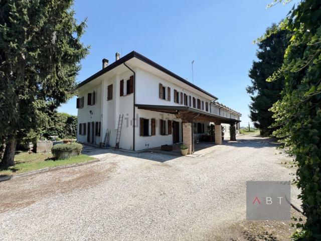 Villetta indipendente in vendita di 2097 m²