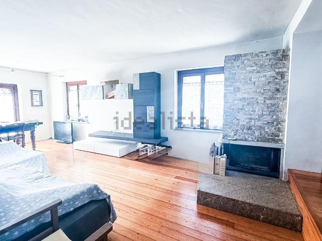 Villetta indipendente in vendita di 209 m² in Via guglielmo Marconi