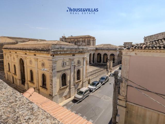 Villetta indipendente in vendita di 209 m² in Via San Francesco D&apos Assisi