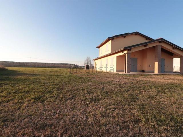Villetta indipendente in vendita di 209 m² in Strada Morello