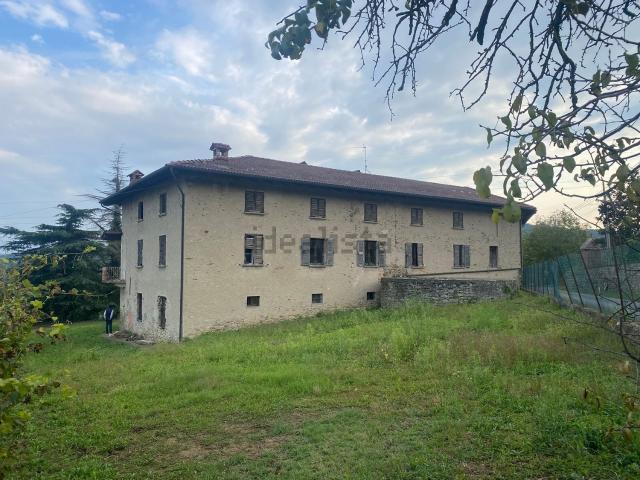 Villetta indipendente in vendita di 21000 m² in Corso acqui