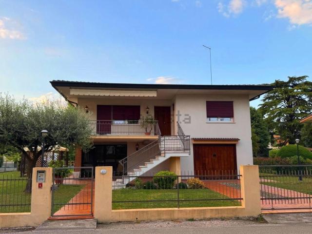 Villetta indipendente in vendita di 210 m²