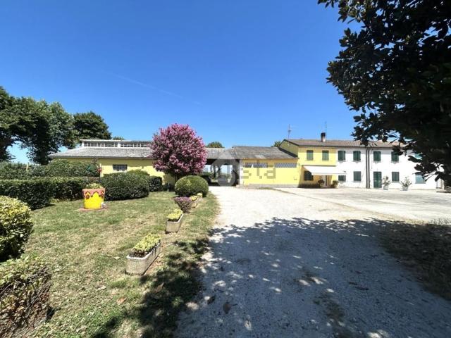 Villetta indipendente in vendita di 210 m²